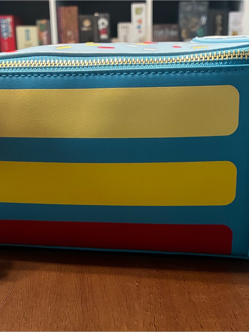 NWT Loungefly Disney Snow White Cosplay Cake Cross Body Bag - Picture 4 of 7